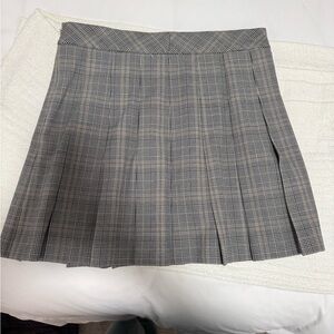 Worn once Grey and white plaid pleated skirt #y2k #schoolgirl